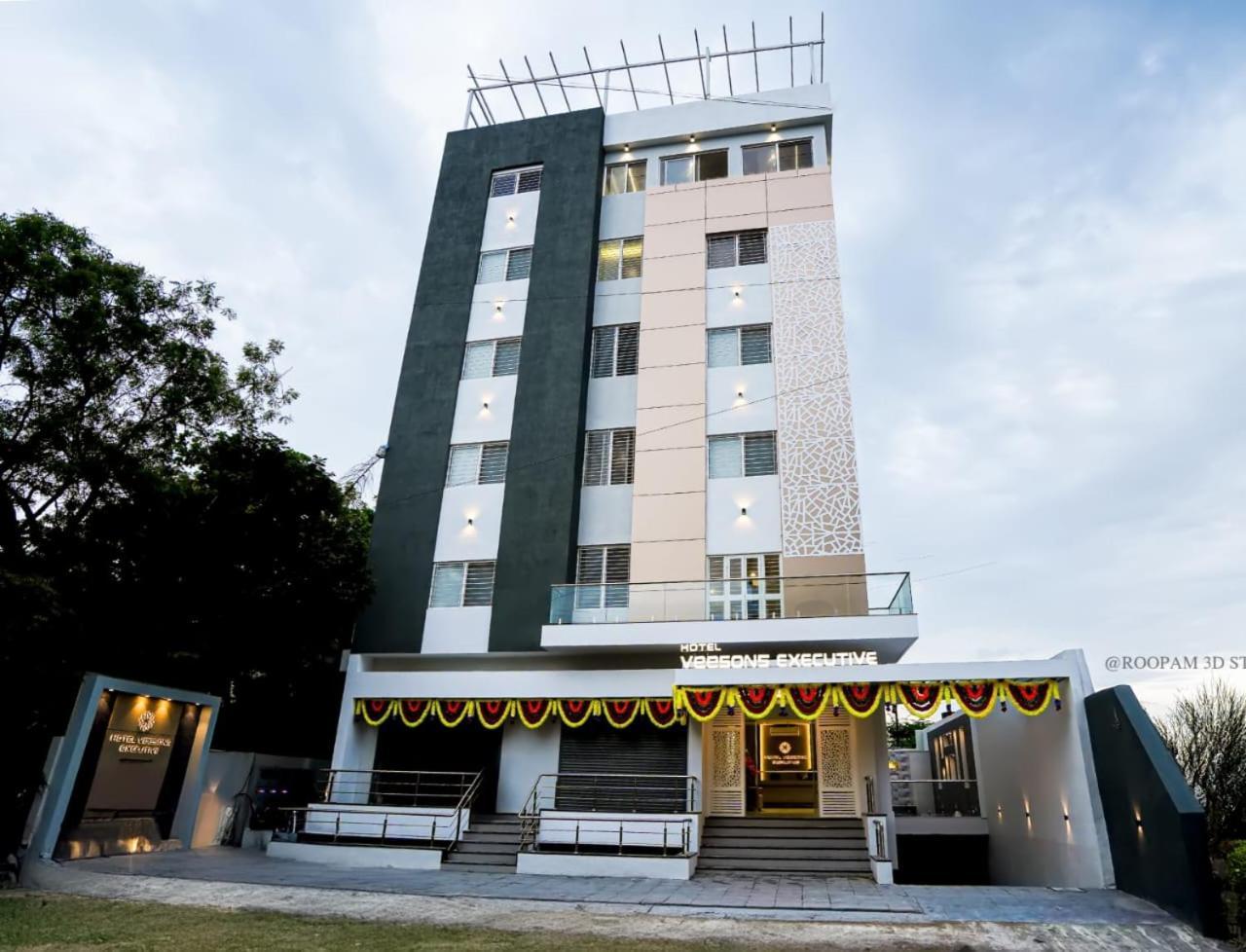 Hotel Veesons Executive Solapur Eksteriør bilde